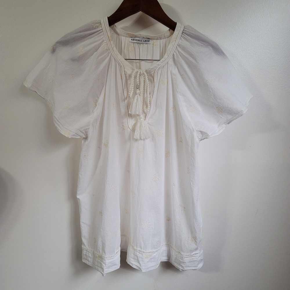 Medium Kendall Lane Embroidered Flutter Sleeve White Top